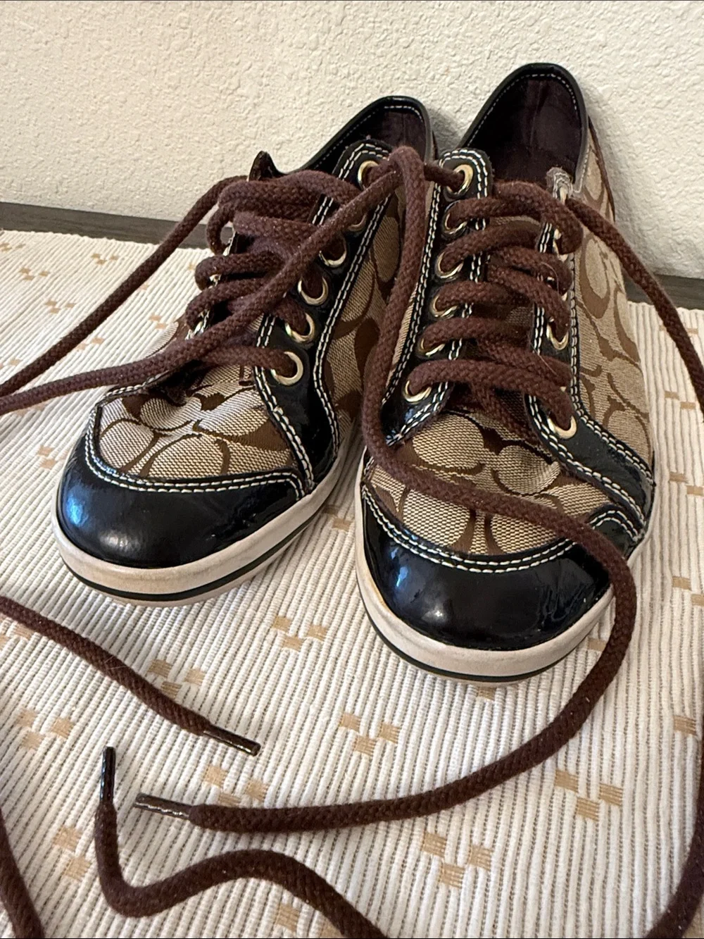 Coach Signature C Jacquard Patent Leather Low Top Sneakers Brown Khaki Size 7